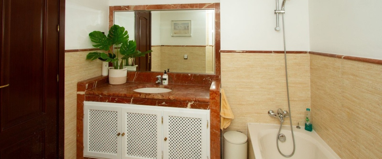 Resale - apartment - Marbella - La Mairena