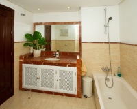 Resale - apartment - Marbella - La Mairena