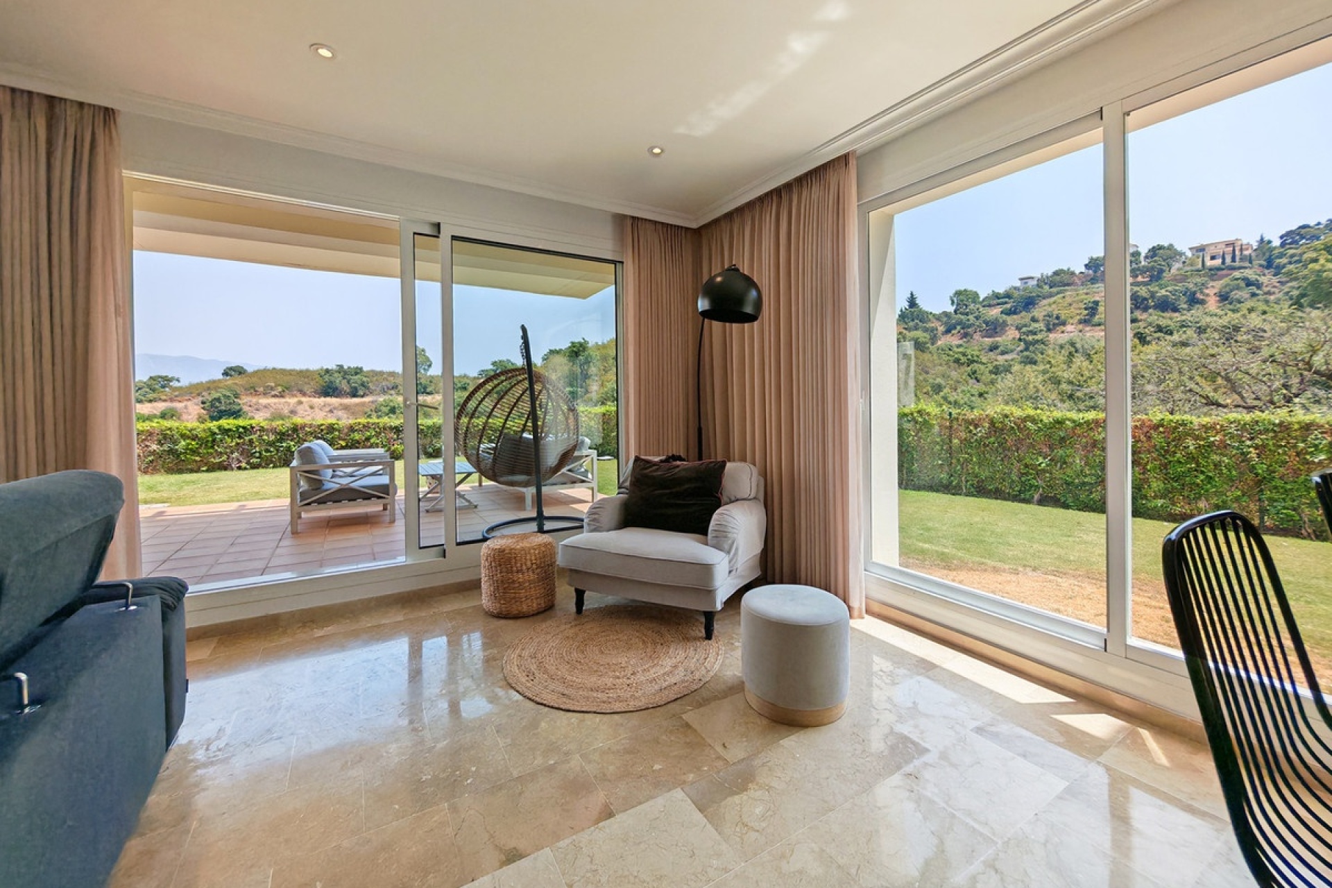 Resale - apartment - Marbella - La Mairena