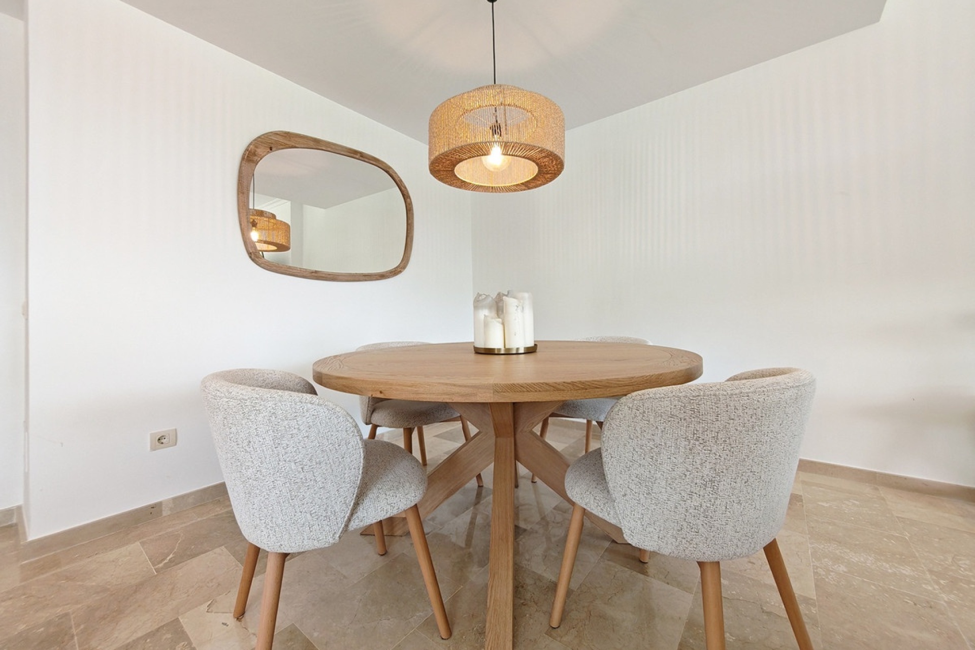 Resale - apartment - Marbella - La Mairena