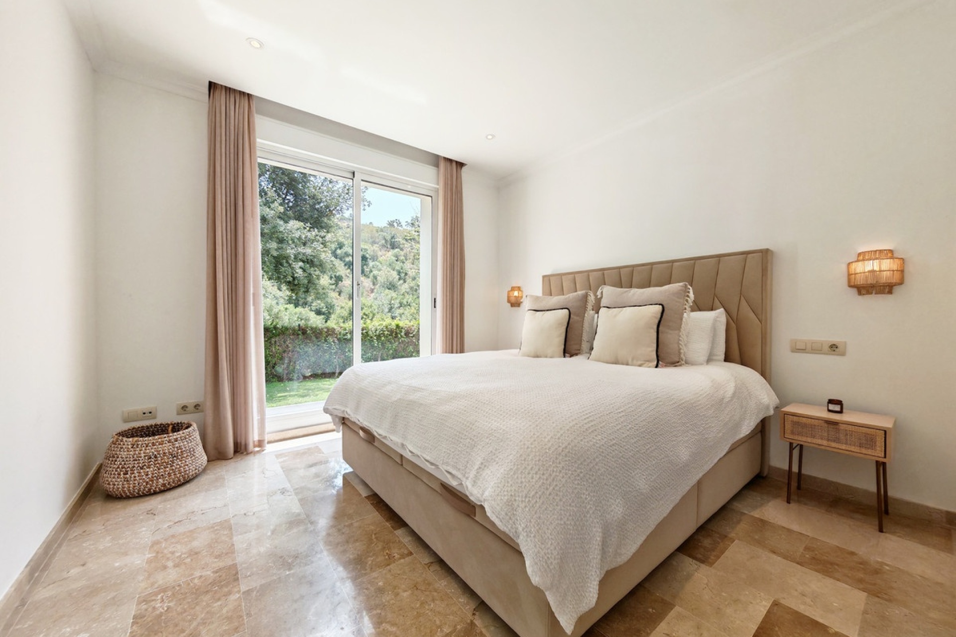 Resale - apartment - Marbella - La Mairena