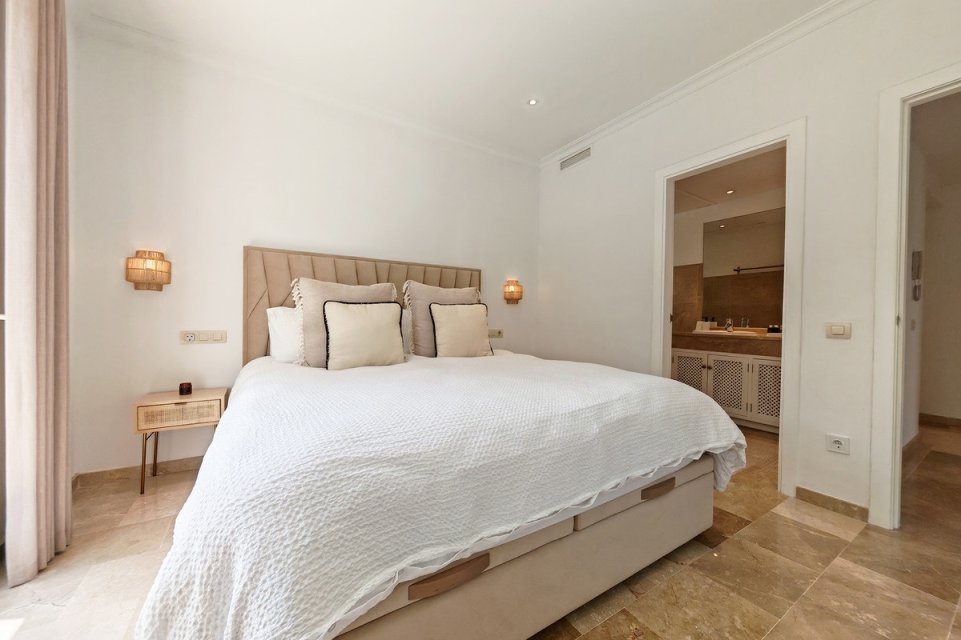 Resale - apartment - Marbella - La Mairena