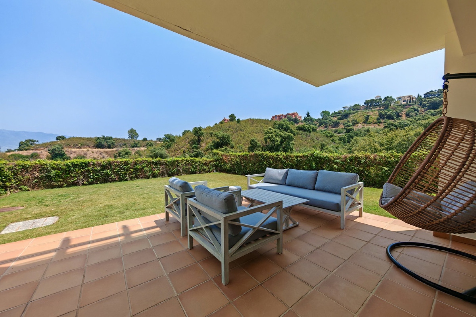 Resale - apartment - Marbella - La Mairena