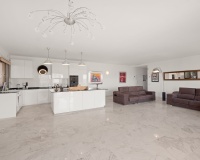 Resale - apartment - Marbella - La Mairena