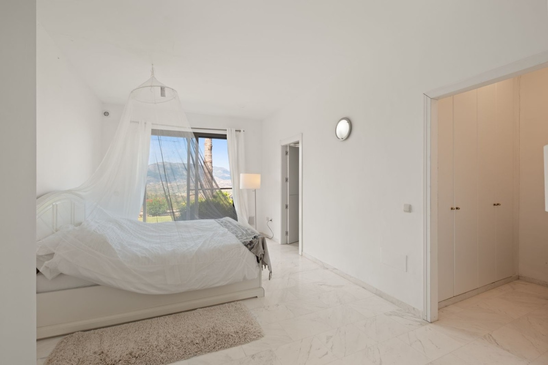 Resale - apartment - Marbella - La Mairena