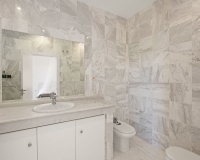 Resale - apartment - Marbella - La Mairena