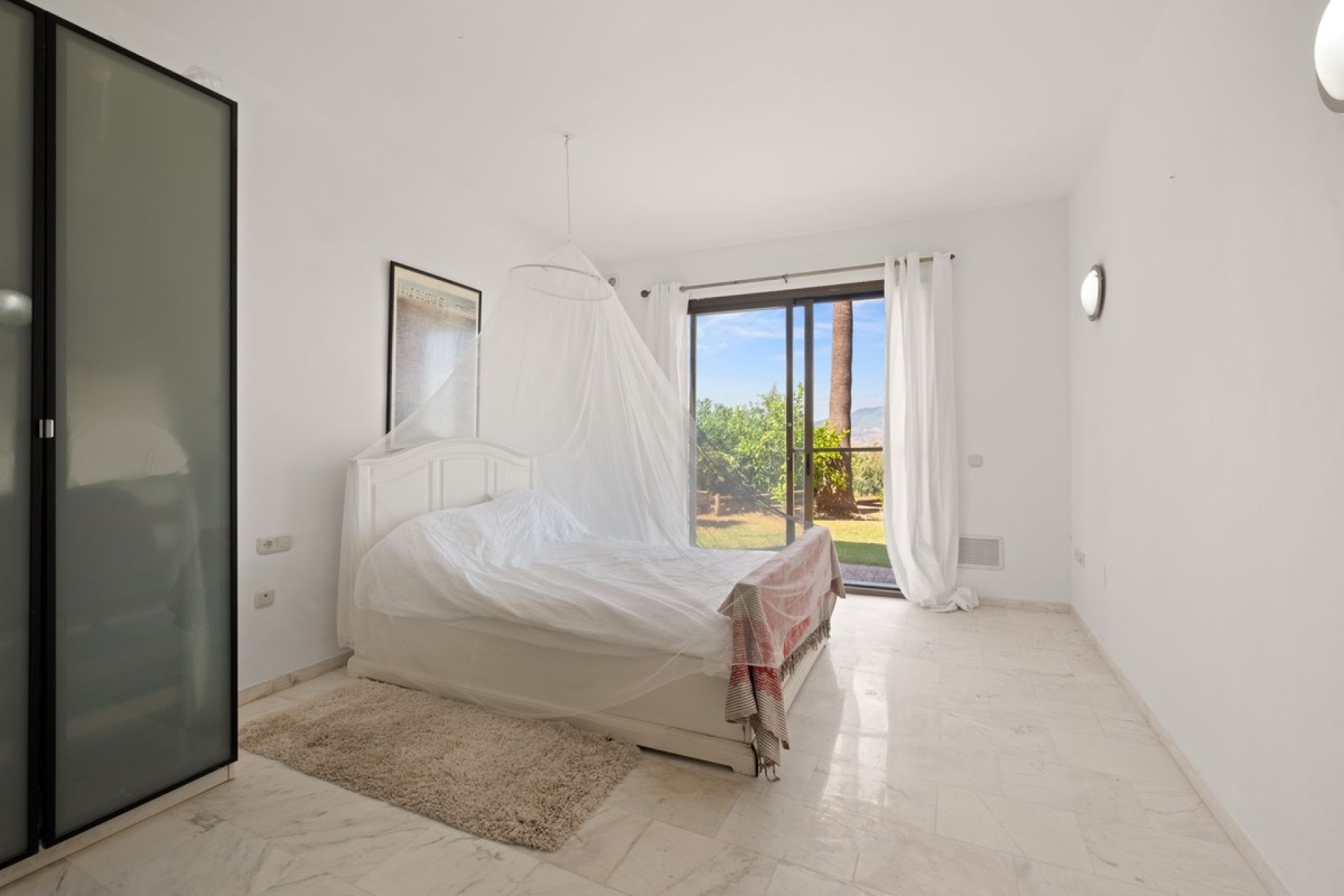 Resale - apartment - Marbella - La Mairena