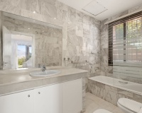 Resale - apartment - Marbella - La Mairena