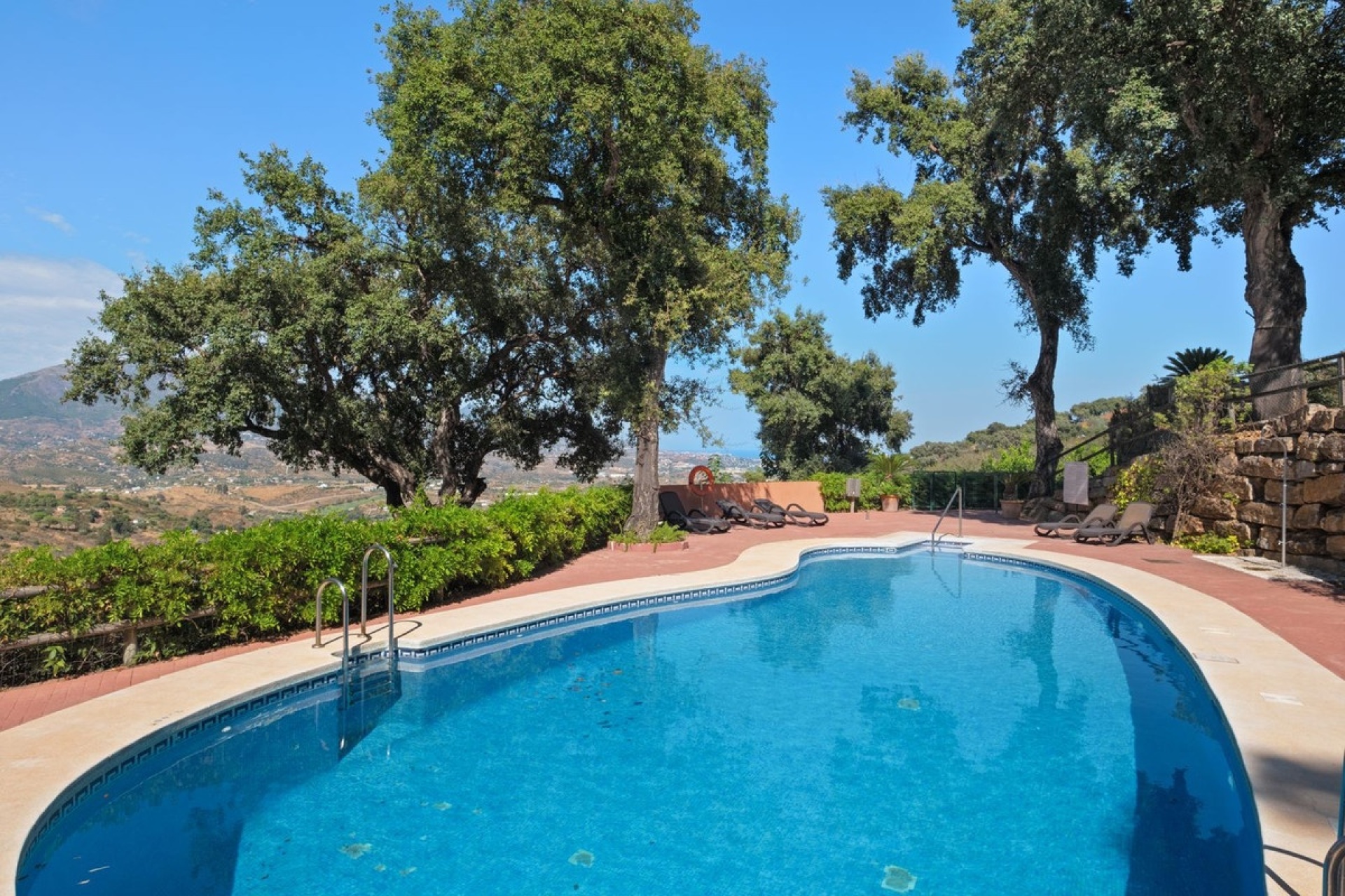 Resale - apartment - Marbella - La Mairena