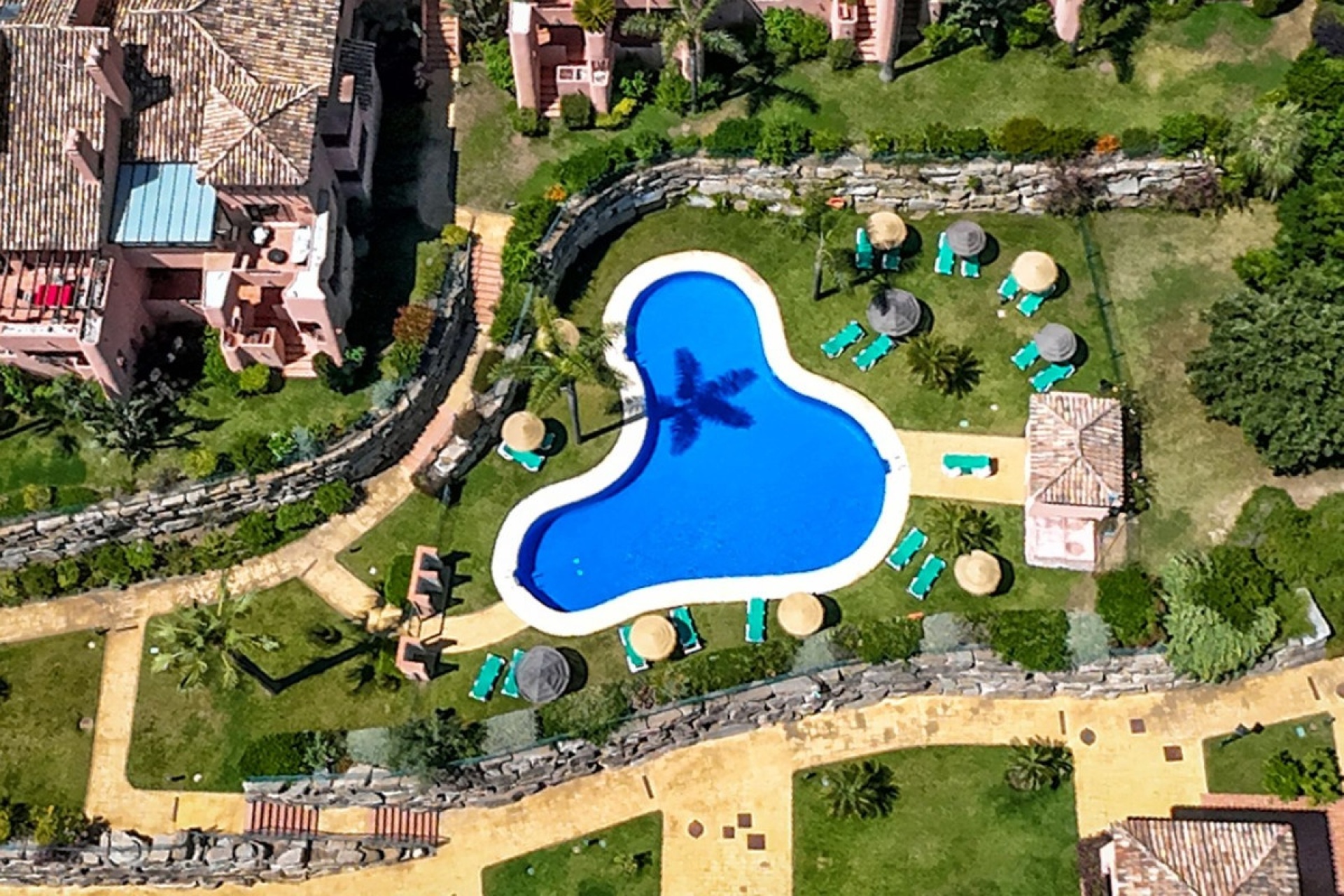 Resale - apartment - Marbella - La Mairena
