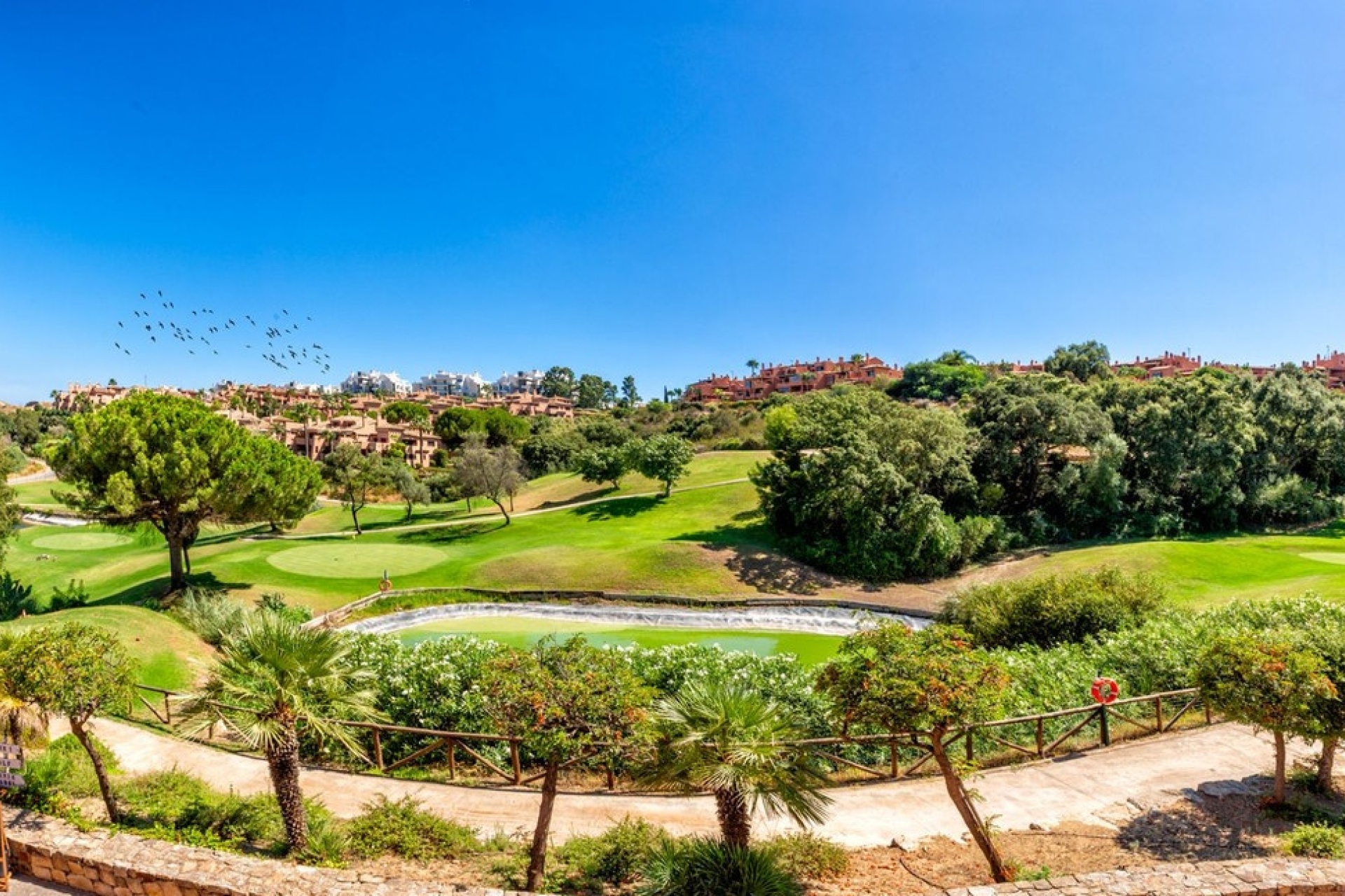 Resale - apartment - Marbella - La Mairena
