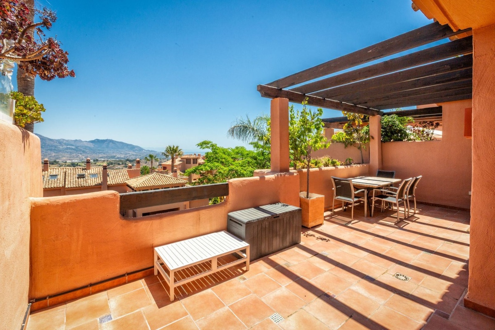 Resale - apartment - Marbella - La Mairena