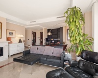 Resale - apartment - Marbella - La Mairena
