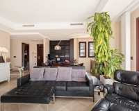 Resale - apartment - Marbella - La Mairena