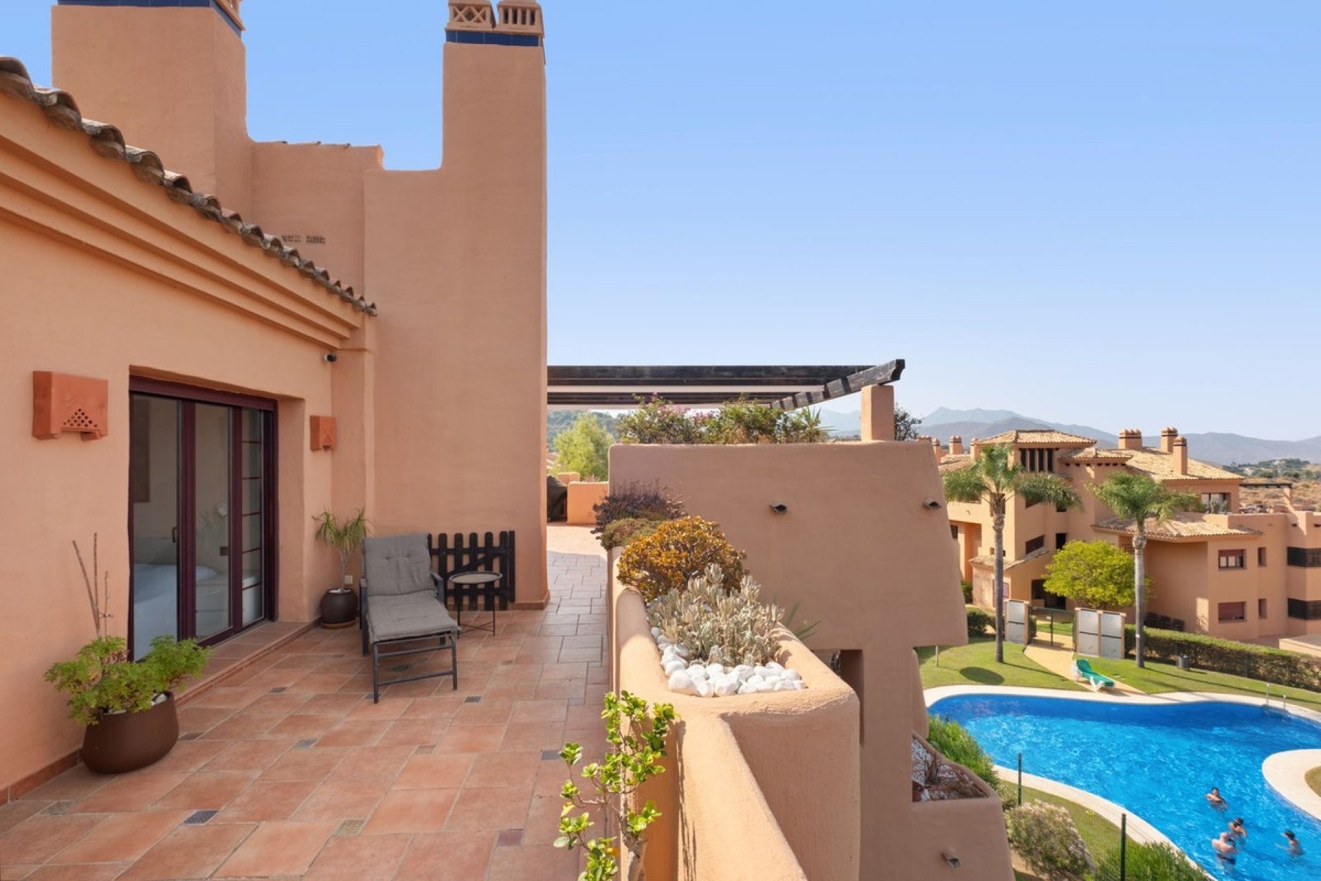 Resale - apartment - Marbella - La Mairena
