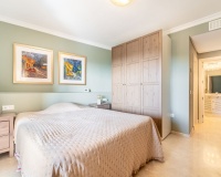 Resale - apartment - Marbella - La Mairena