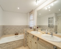 Resale - apartment - Marbella - La Mairena