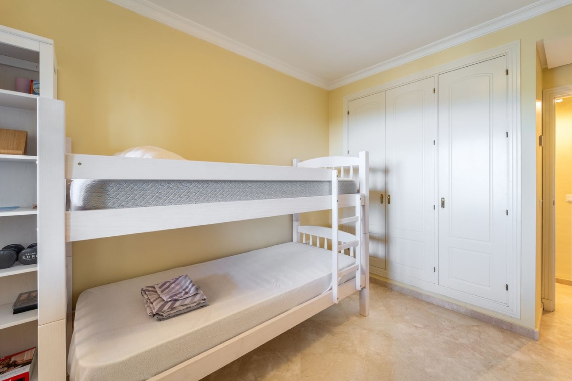 Resale - apartment - Marbella - La Mairena