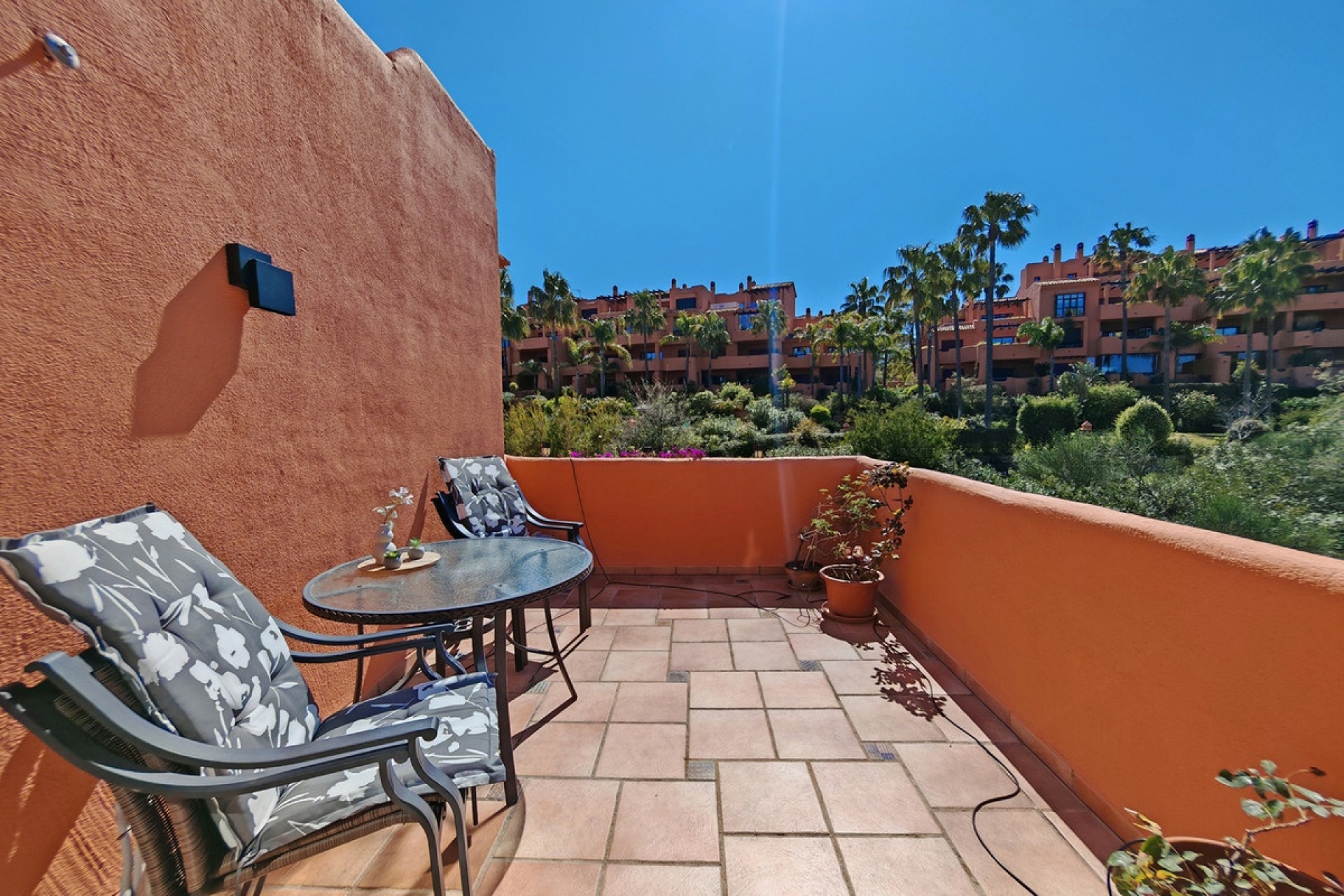 Resale - apartment - Marbella - La Mairena