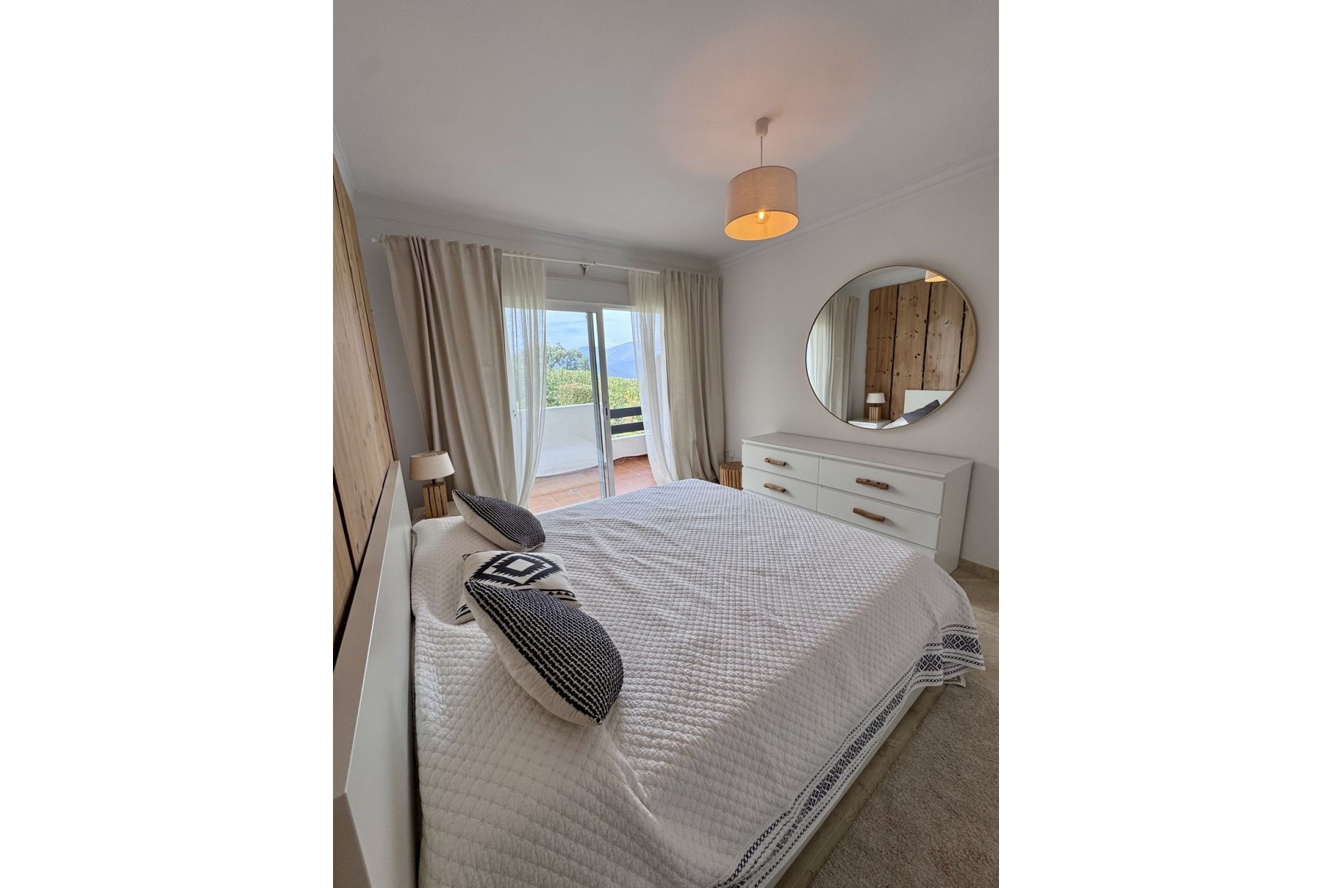 Resale - apartment - Marbella - La Mairena