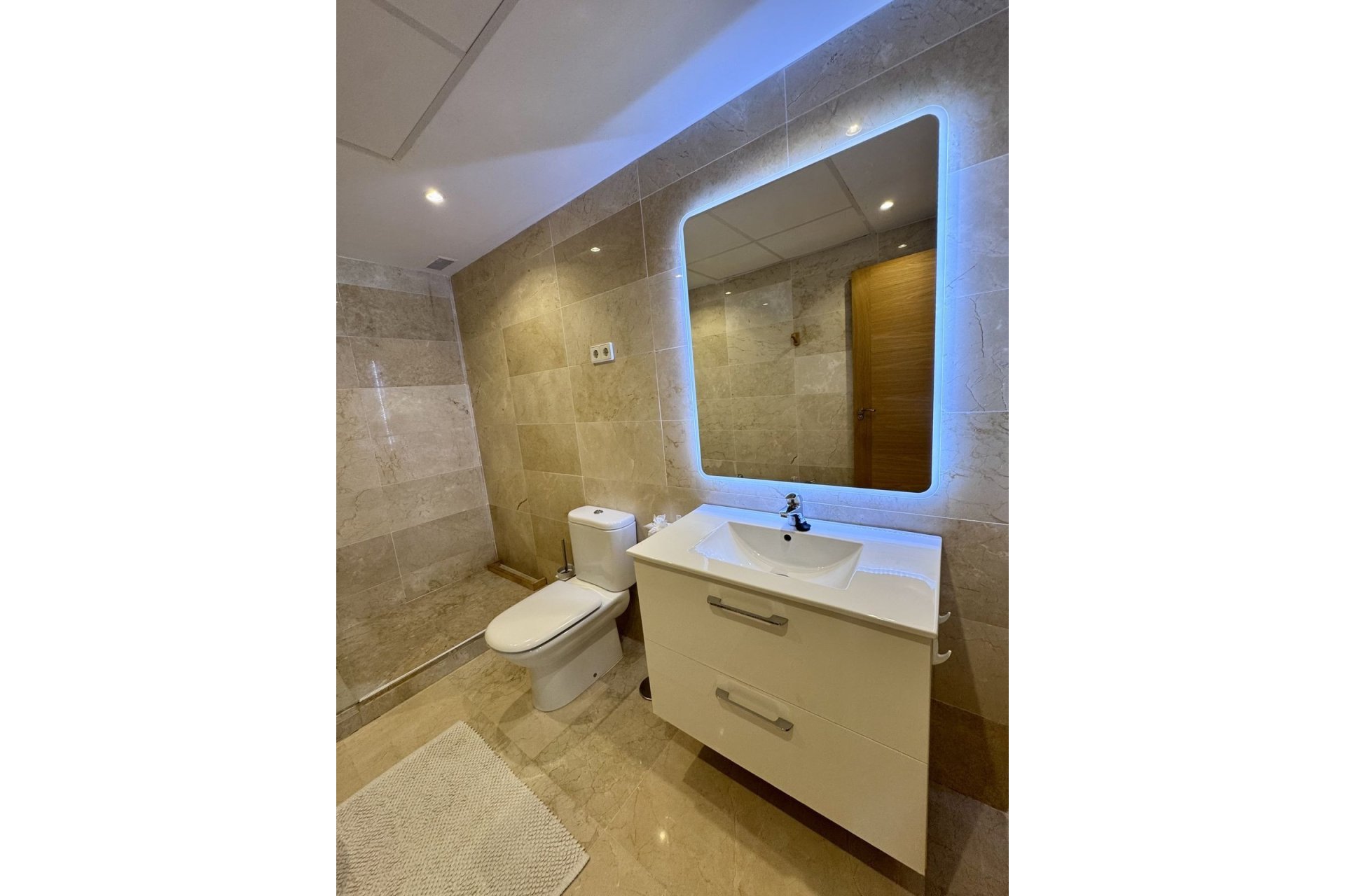 Resale - apartment - Marbella - La Mairena