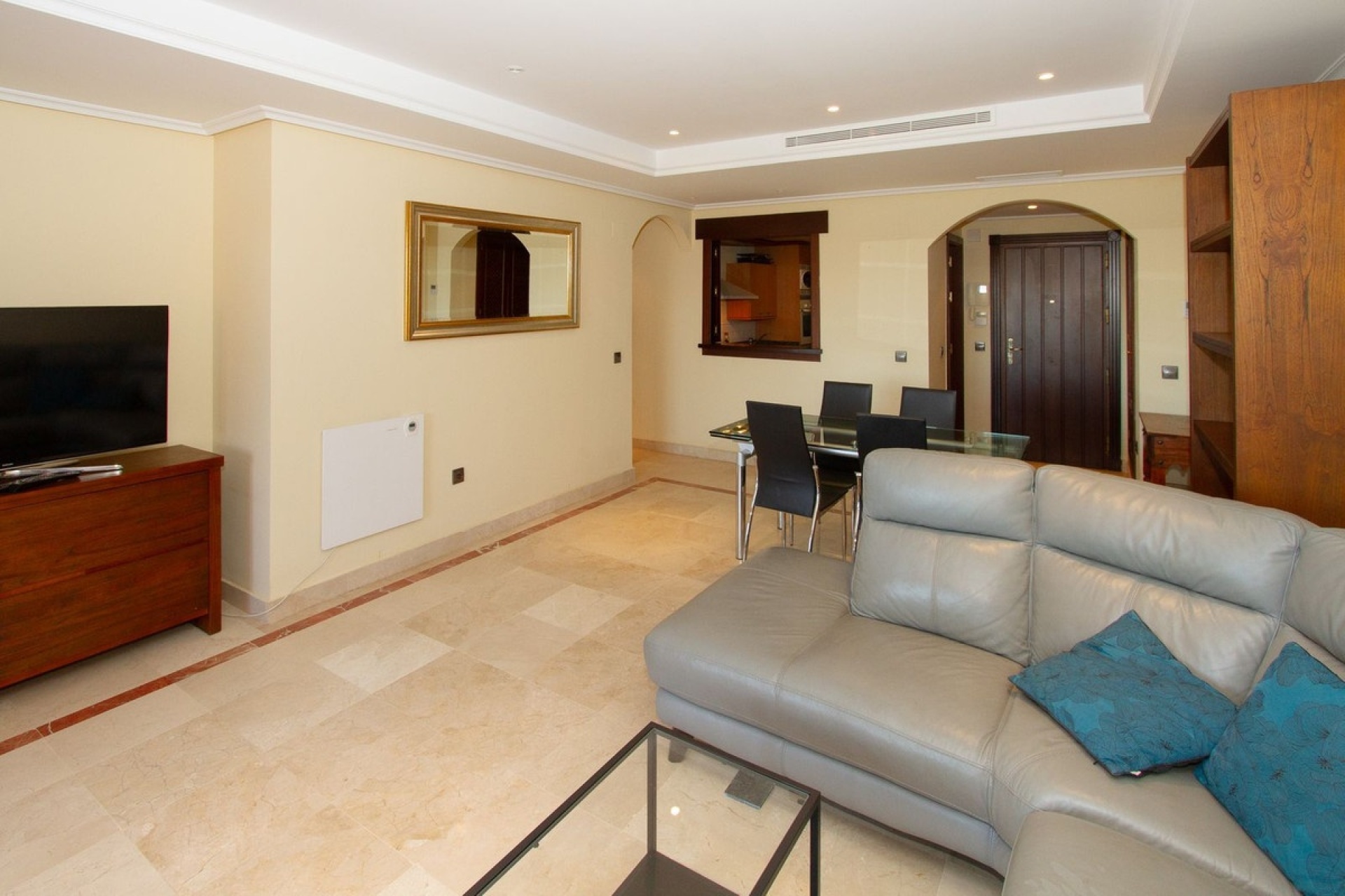 Resale - apartment - Marbella - La Mairena