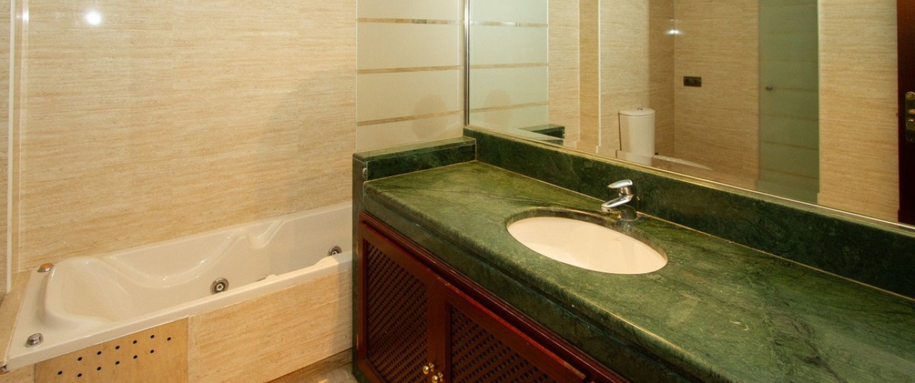 Resale - apartment - Marbella - La Mairena