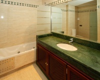 Resale - apartment - Marbella - La Mairena