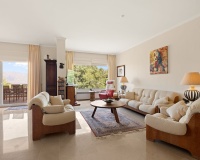 Resale - apartment - Marbella - La Mairena