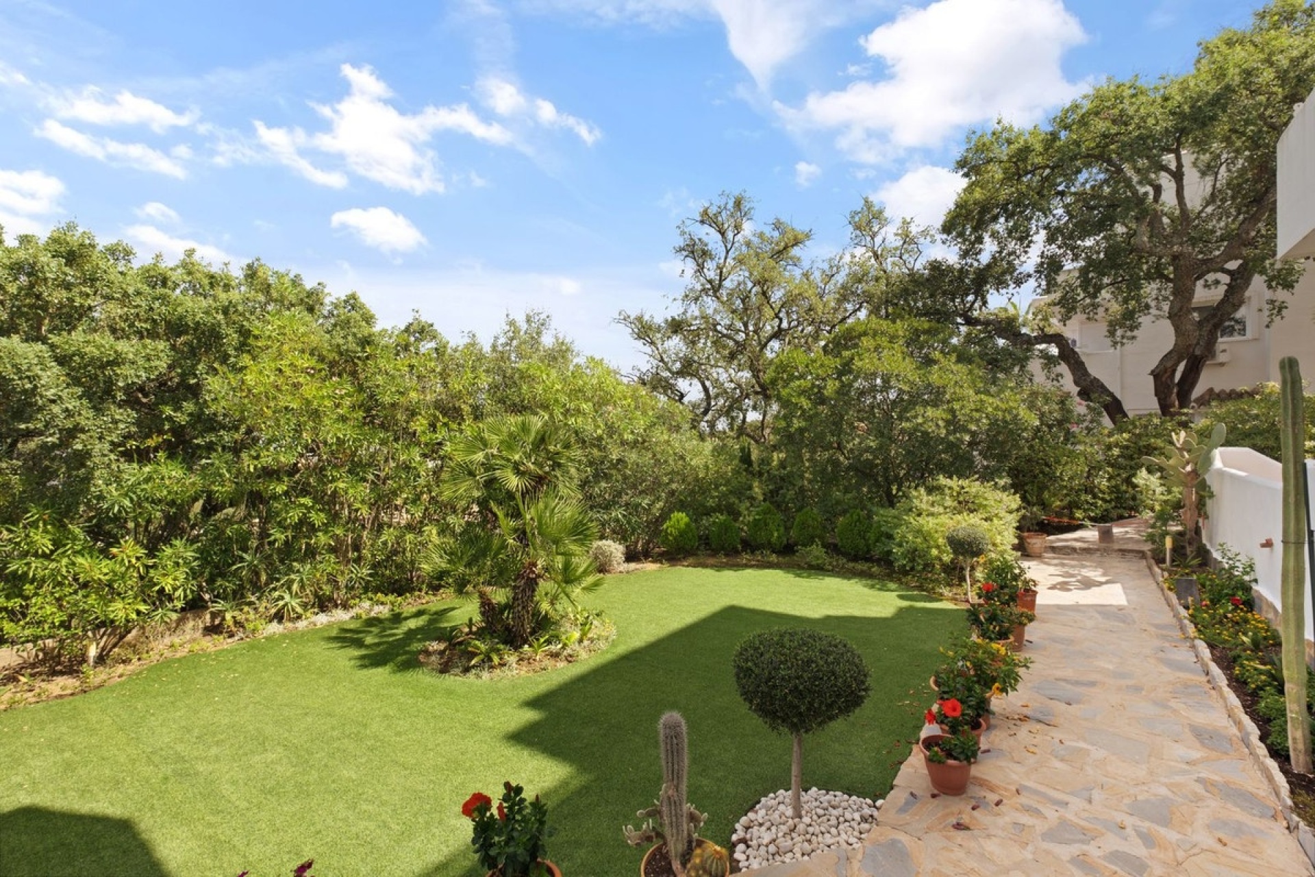 Resale - apartment - Marbella - La Mairena