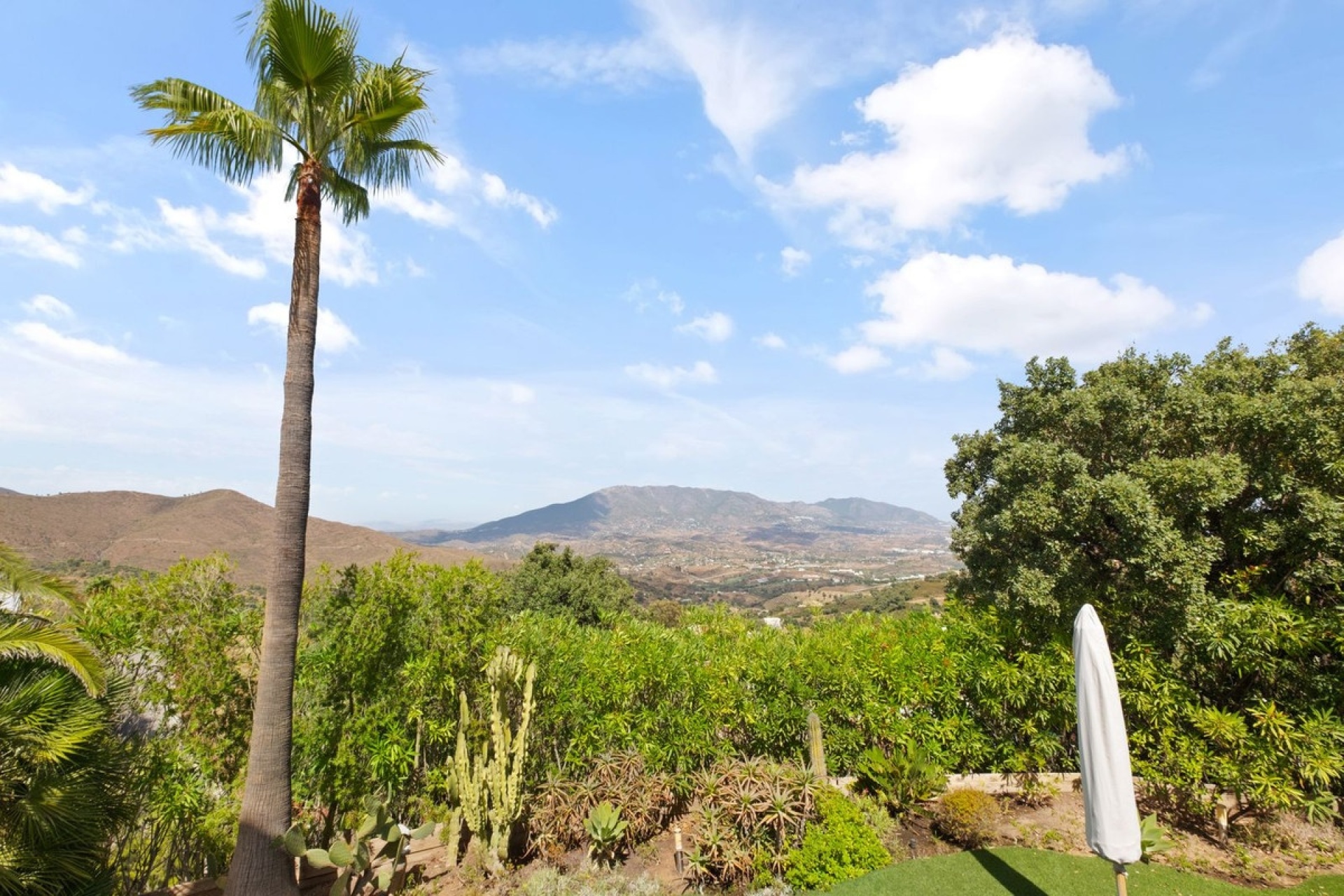 Resale - apartment - Marbella - La Mairena