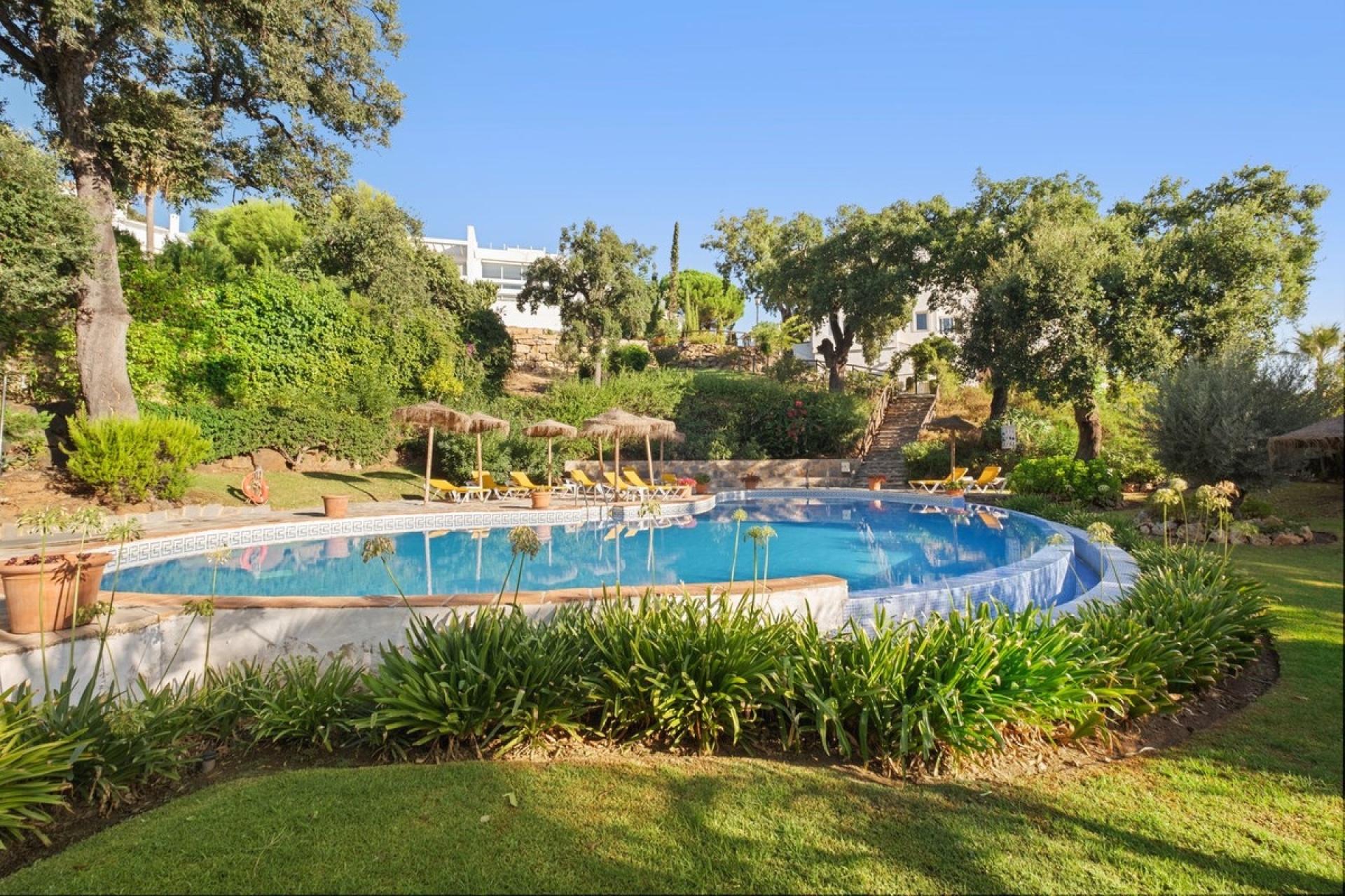 Resale - apartment - Marbella - La Mairena