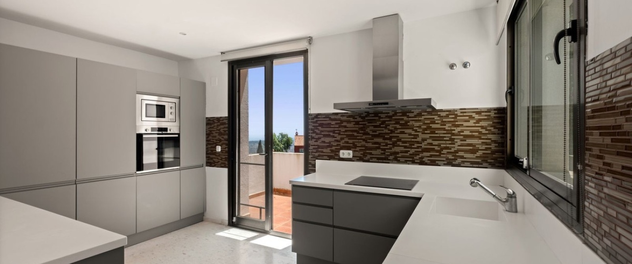 Resale - apartment - Marbella - La Mairena