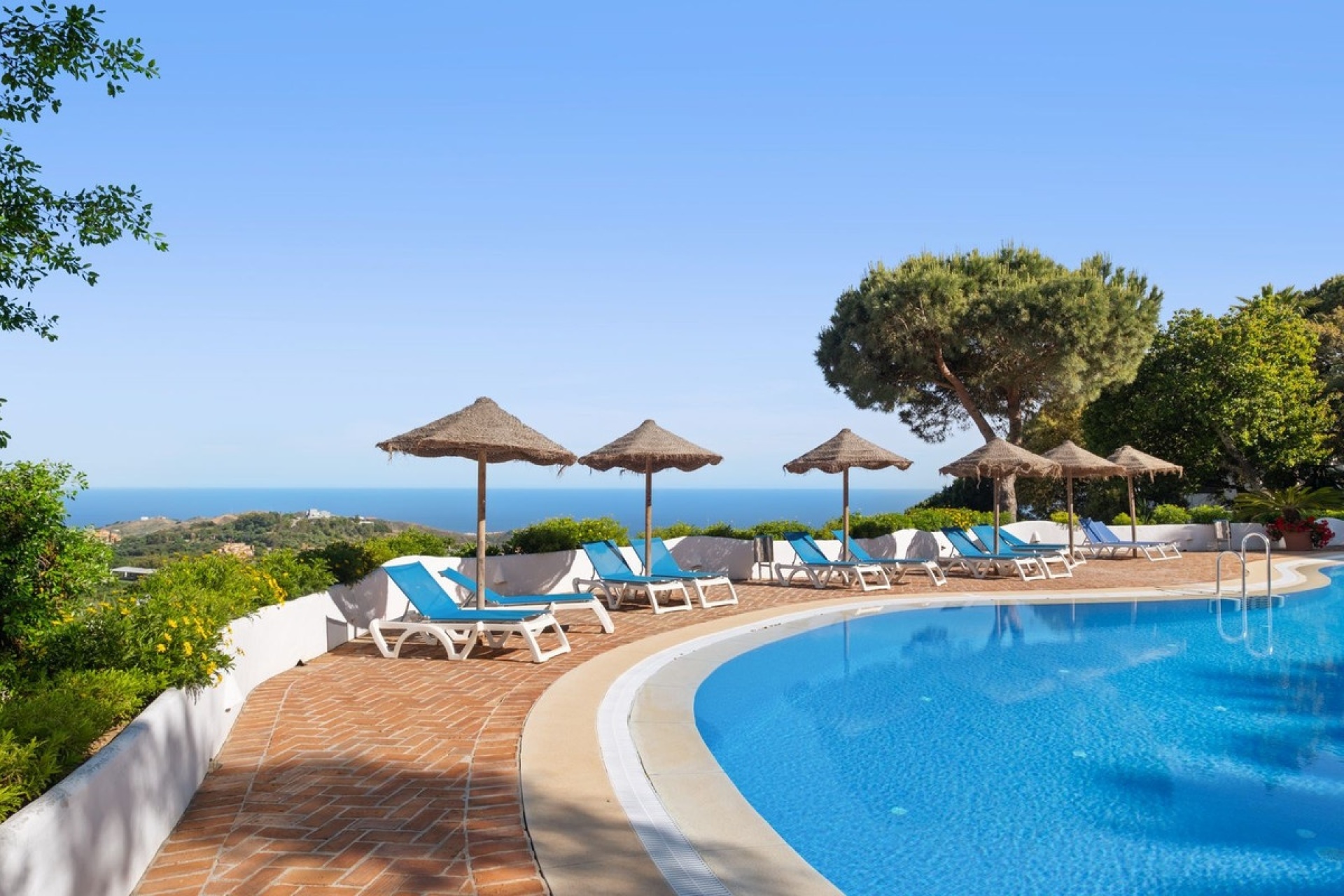 Resale - apartment - Marbella - La Mairena