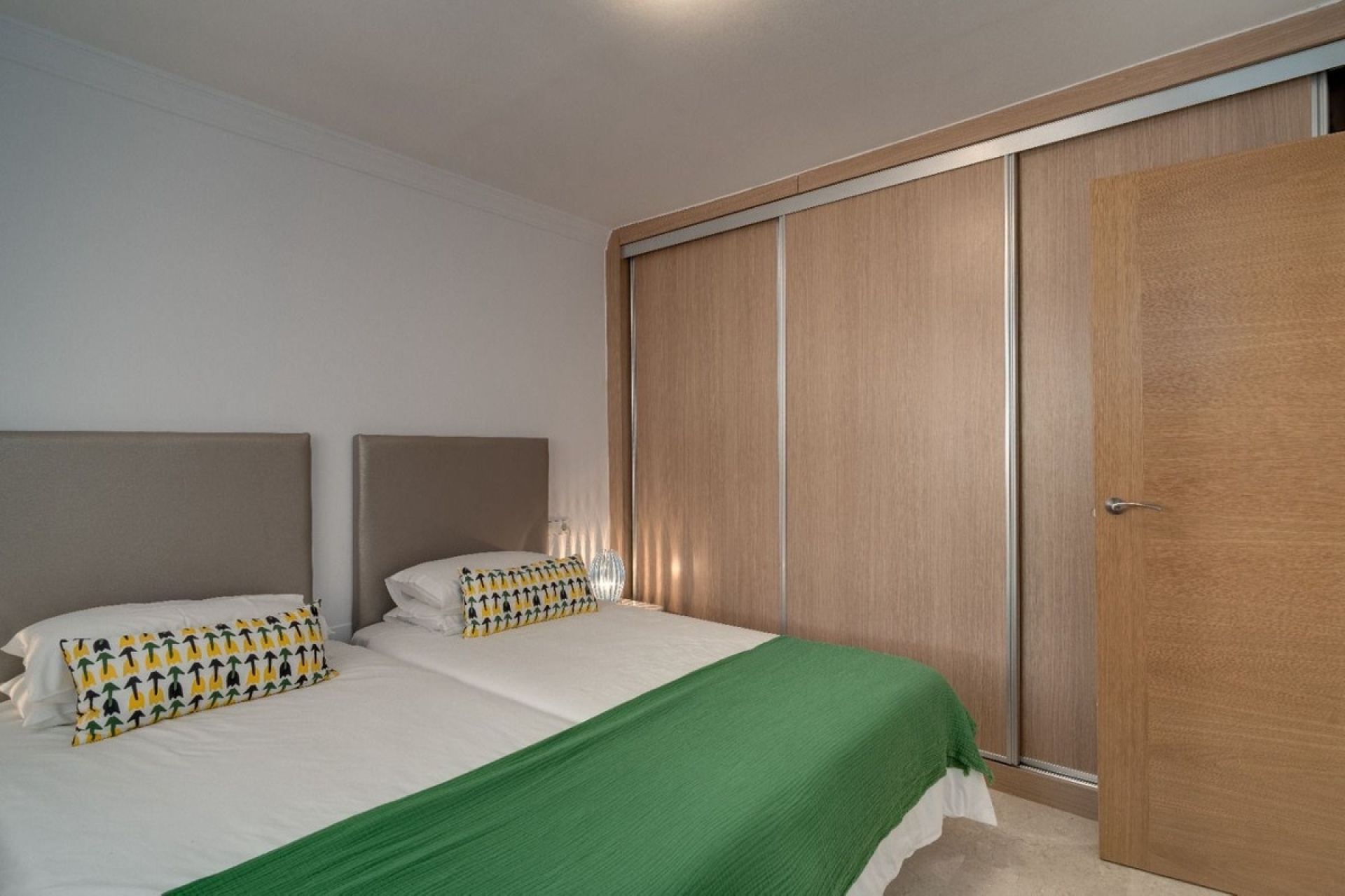 Resale - apartment - Marbella - La Mairena