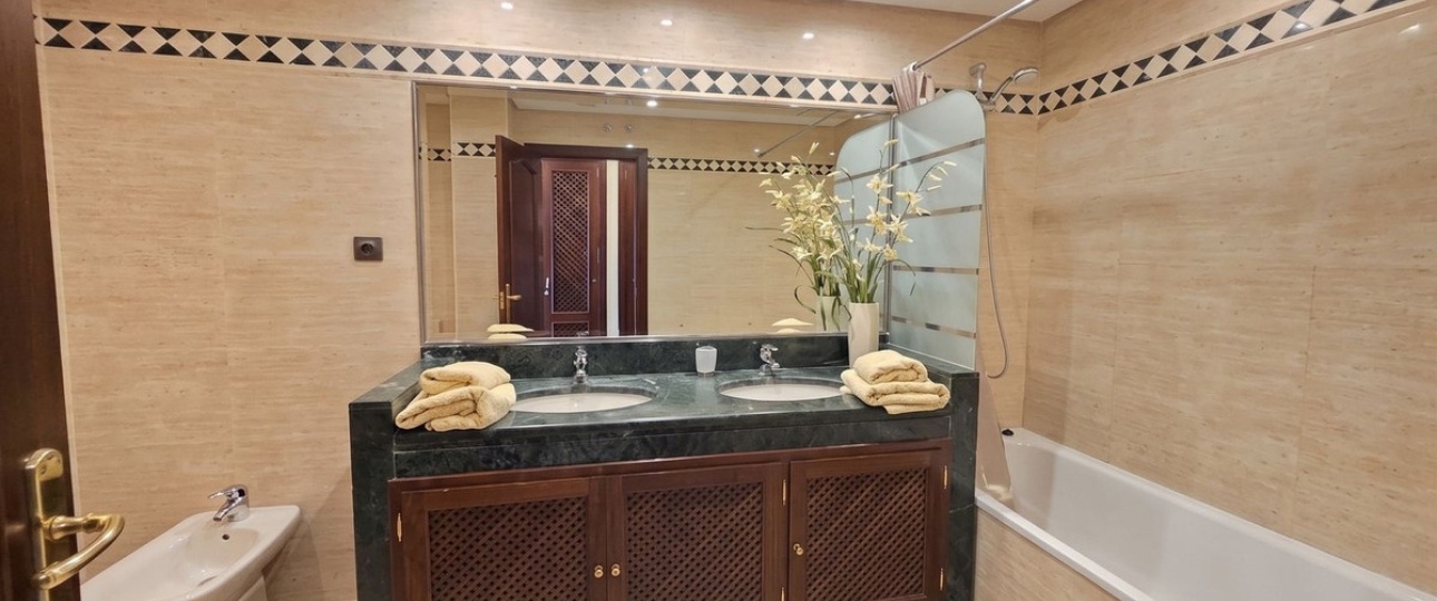 Resale - apartment - Marbella - La Mairena