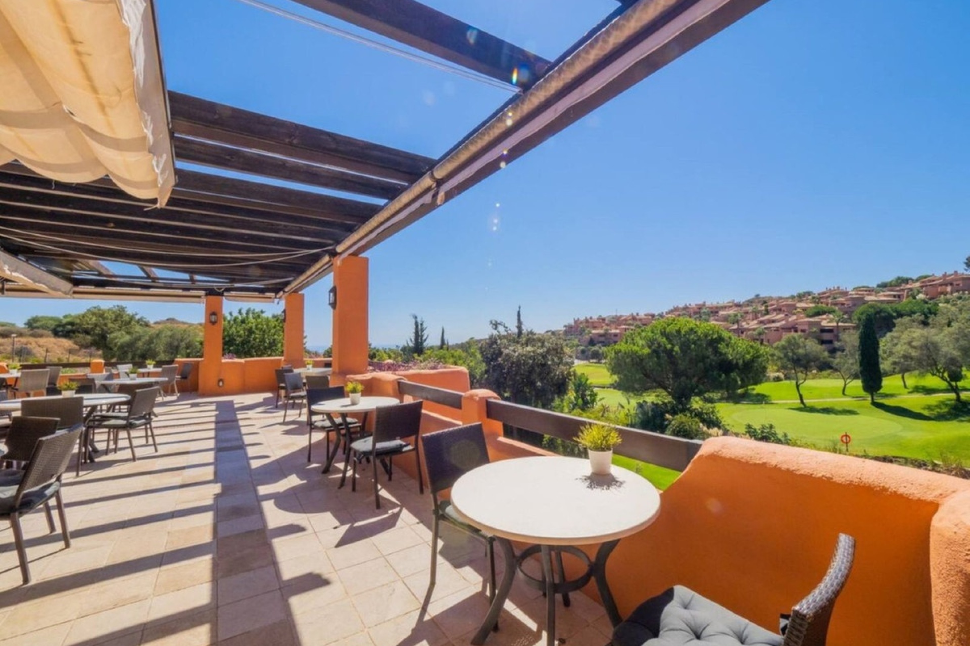 Resale - apartment - Marbella - La Mairena