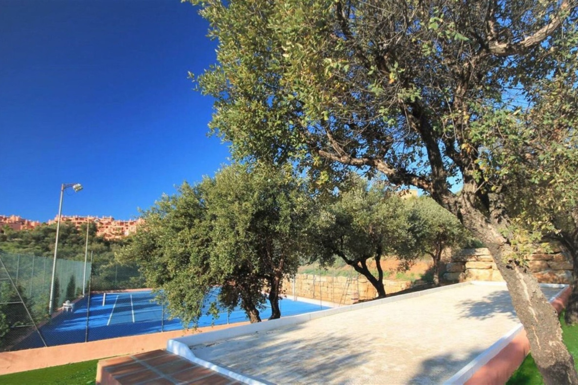 Resale - apartment - Marbella - La Mairena