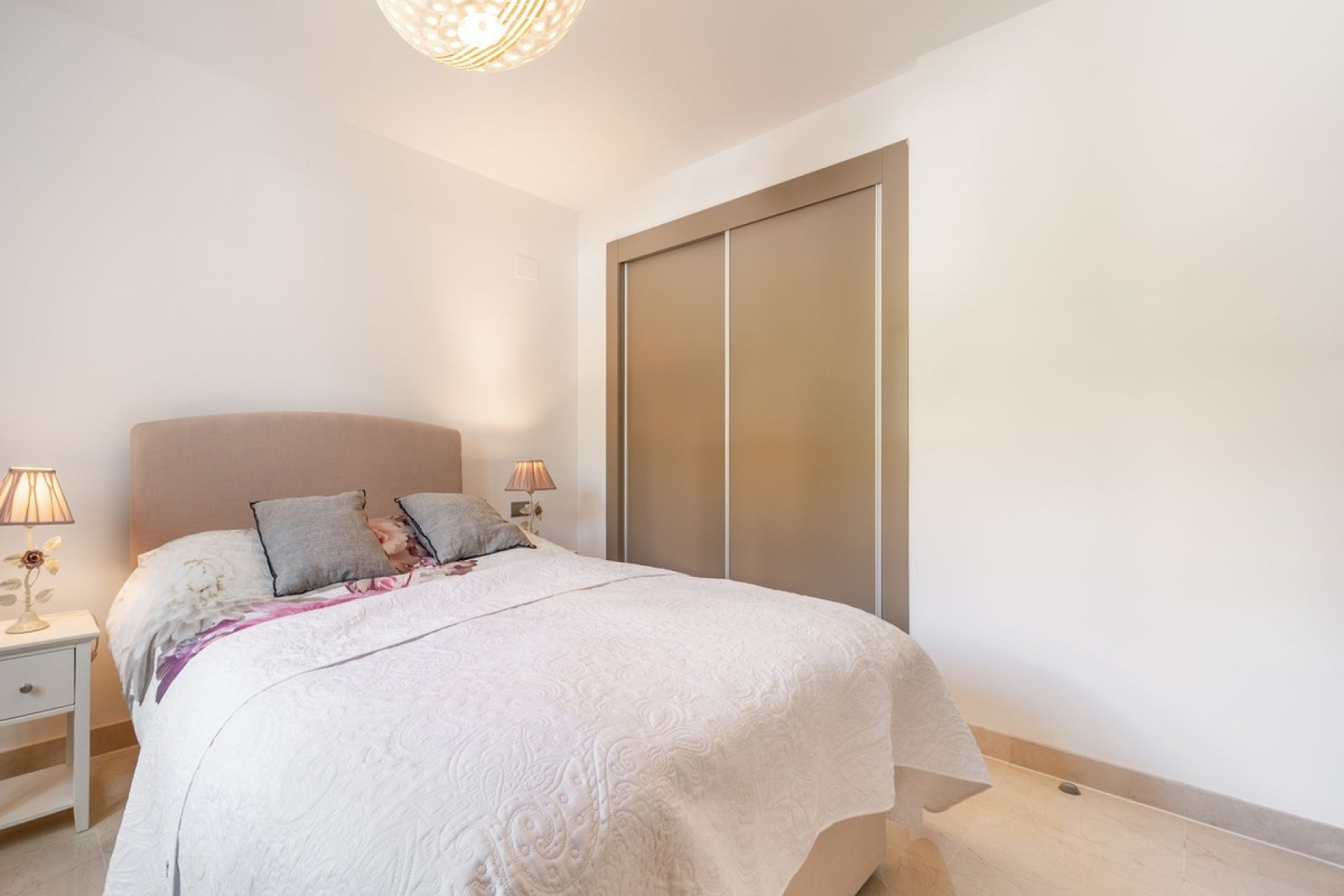 Resale - apartment - Marbella - La Mairena