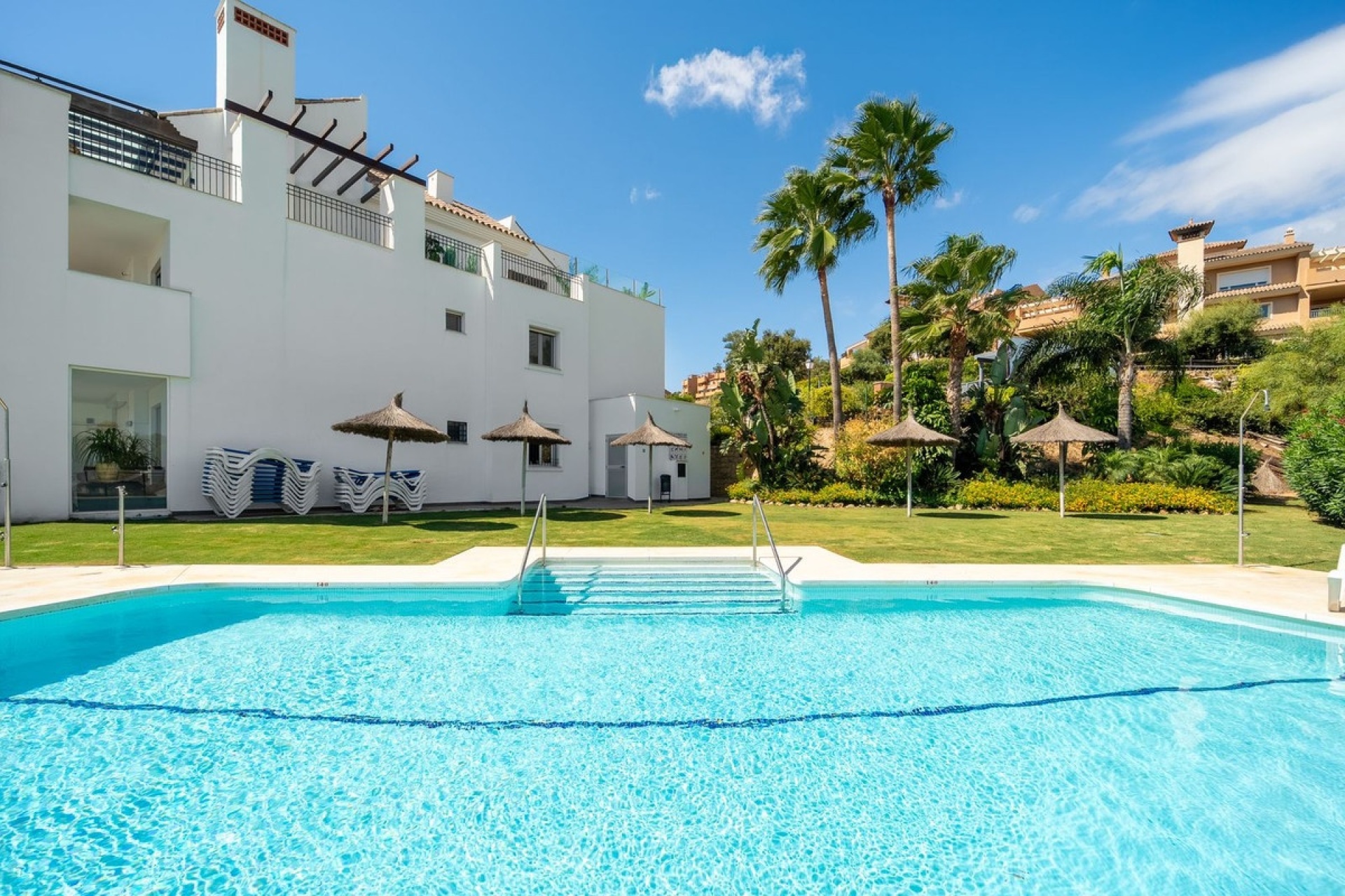 Resale - apartment - Marbella - La Mairena