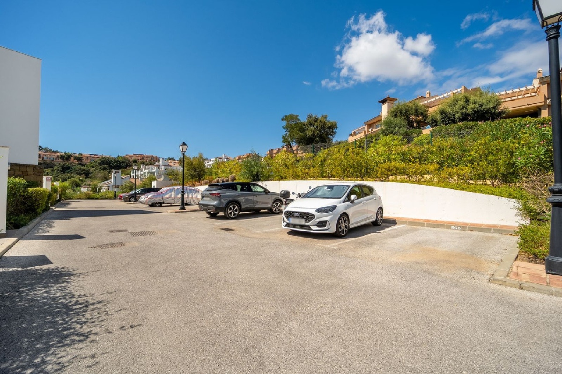 Resale - apartment - Marbella - La Mairena