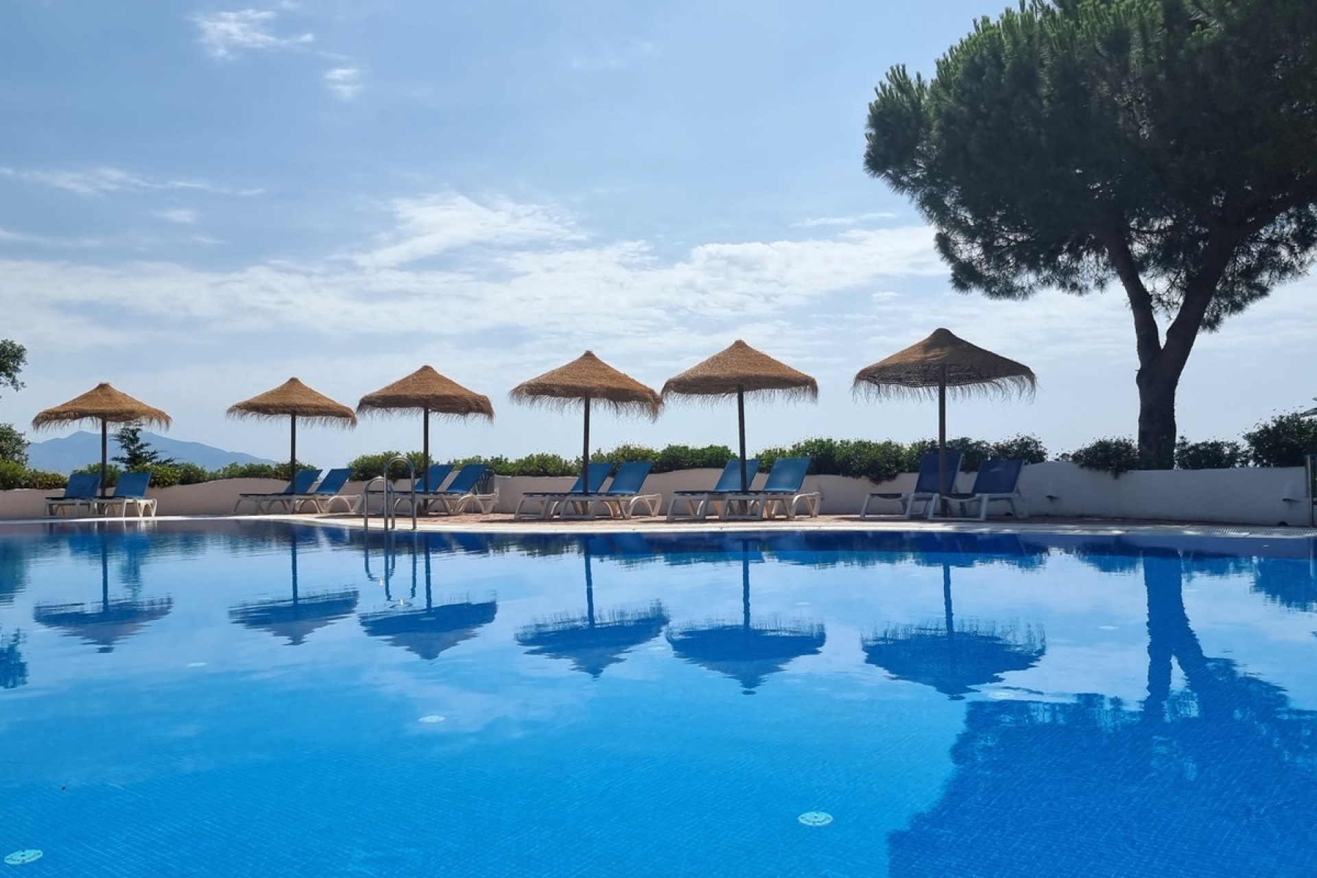 Resale - apartment - Marbella - La Mairena