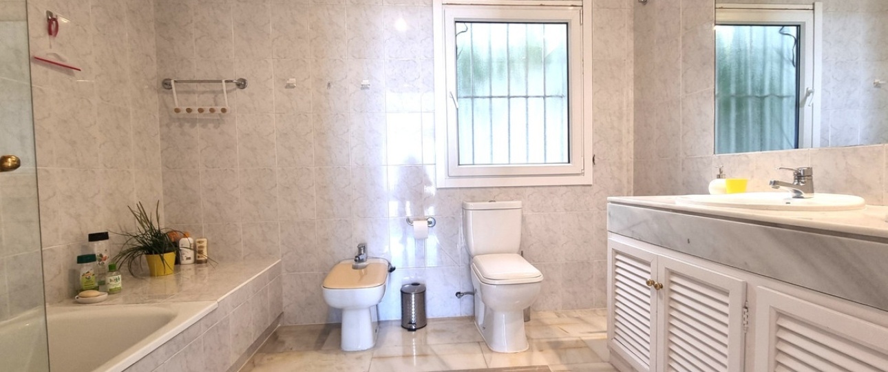 Resale - apartment - Marbella - La Mairena