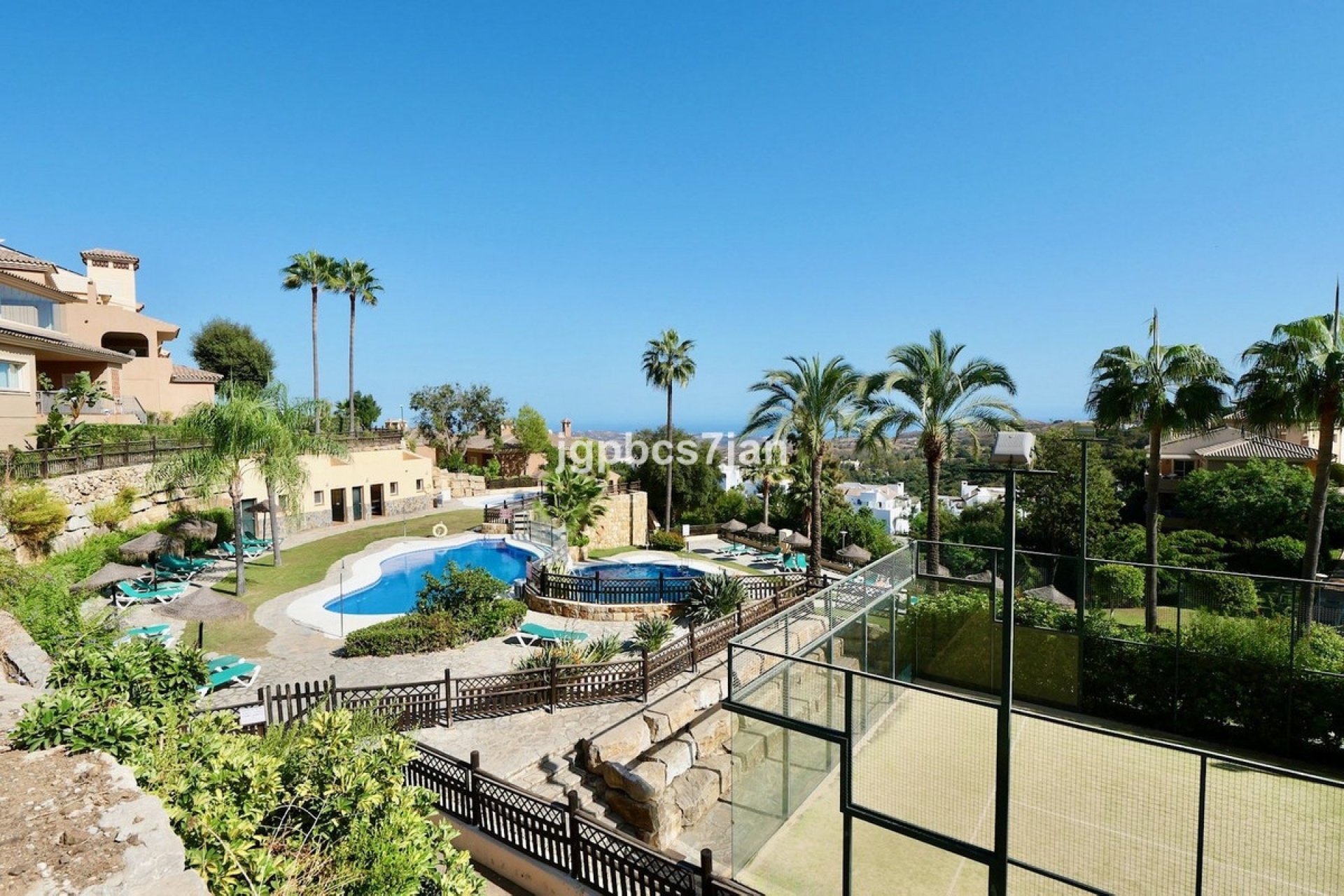 Resale - apartment - Marbella - La Mairena