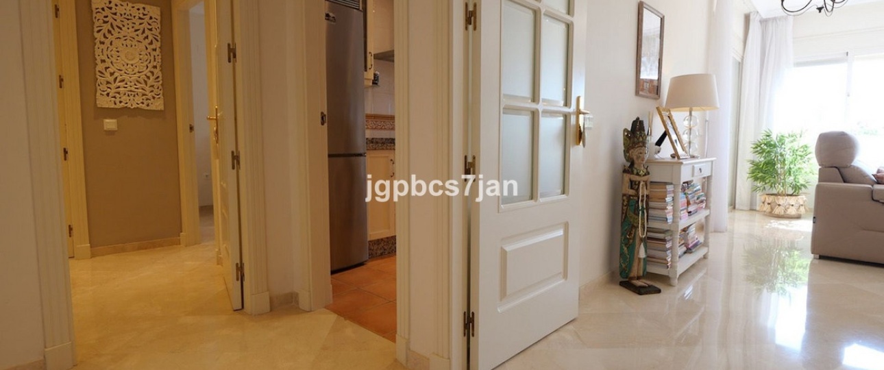 Resale - apartment - Marbella - La Mairena