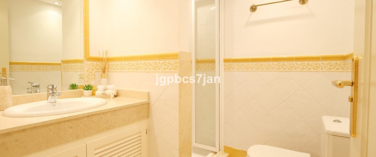 Resale - apartment - Marbella - La Mairena