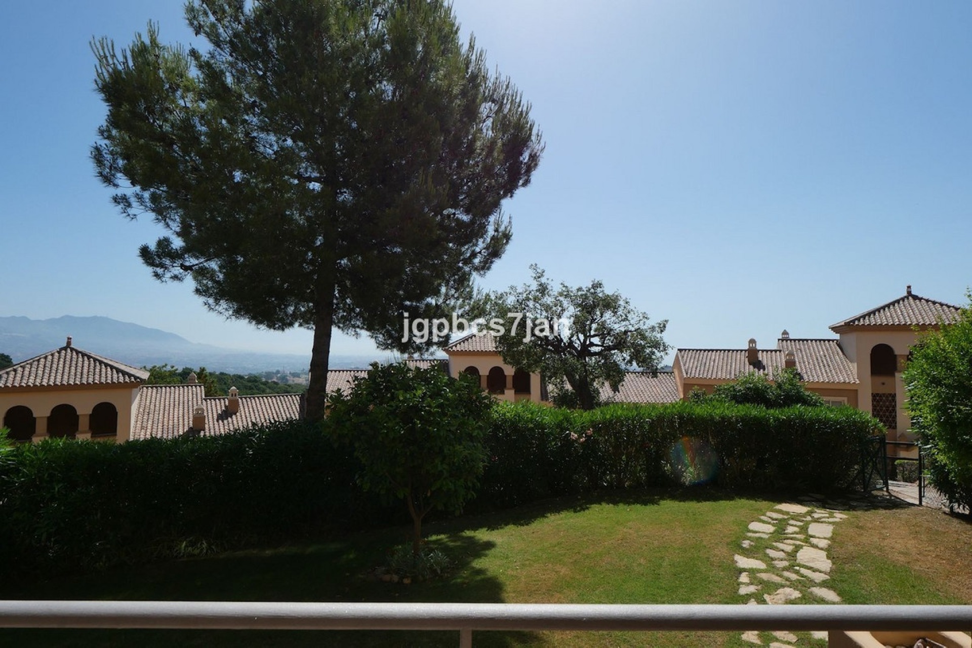 Resale - apartment - Marbella - La Mairena