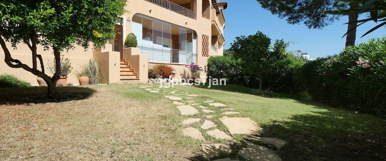 Resale - apartment - Marbella - La Mairena