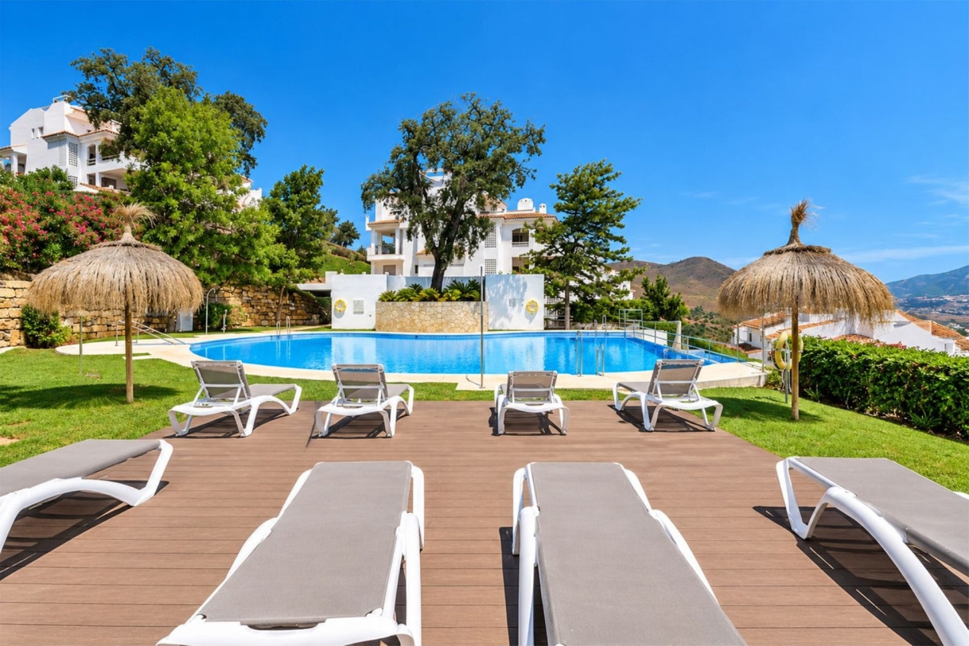 Resale - apartment - Marbella - La Mairena