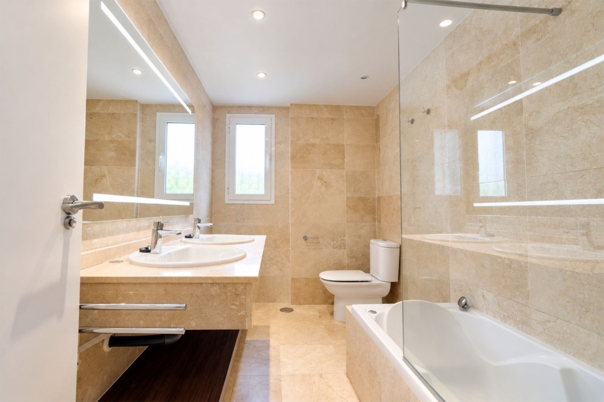 Resale - apartment - Marbella - La Mairena